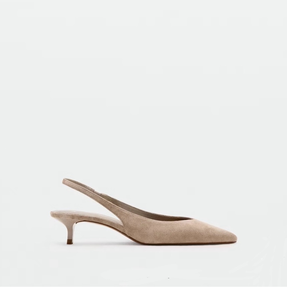 Minimalistic suede slingbacks